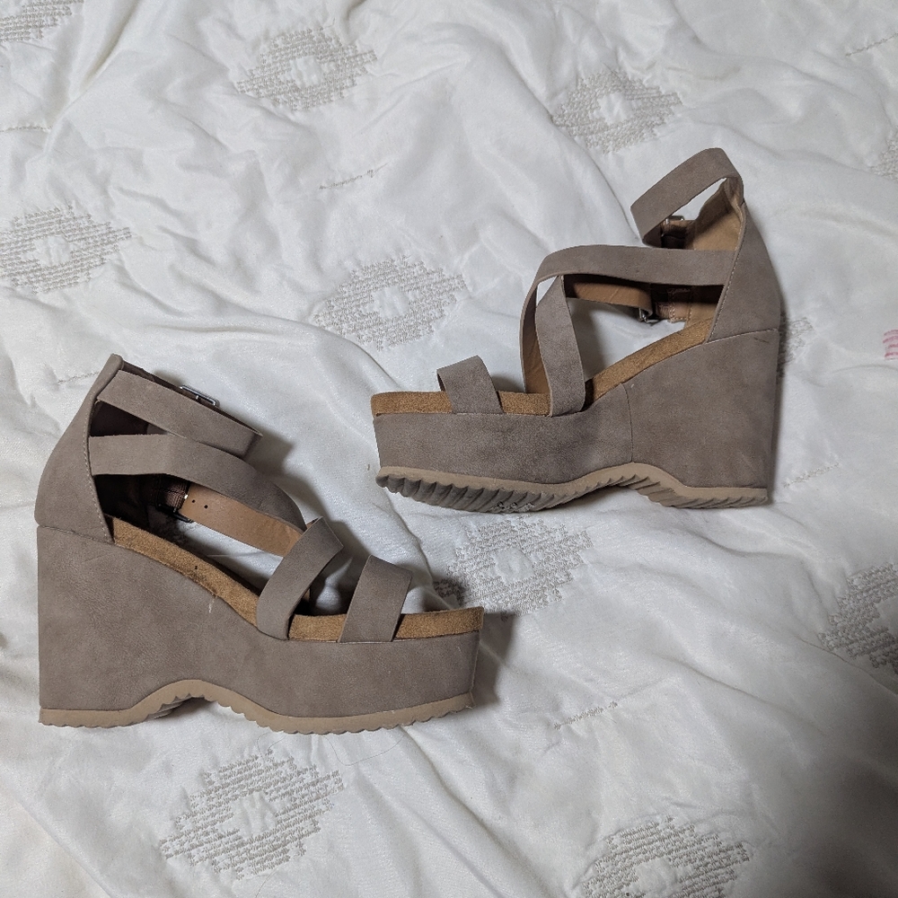 Women's Tan Wedge Sandals SZ 8